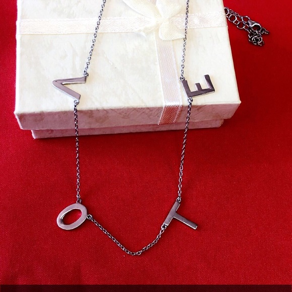 BRAND NEW Vote Necklace Michelle Obama + FREE MASK - Picture 4 of 12